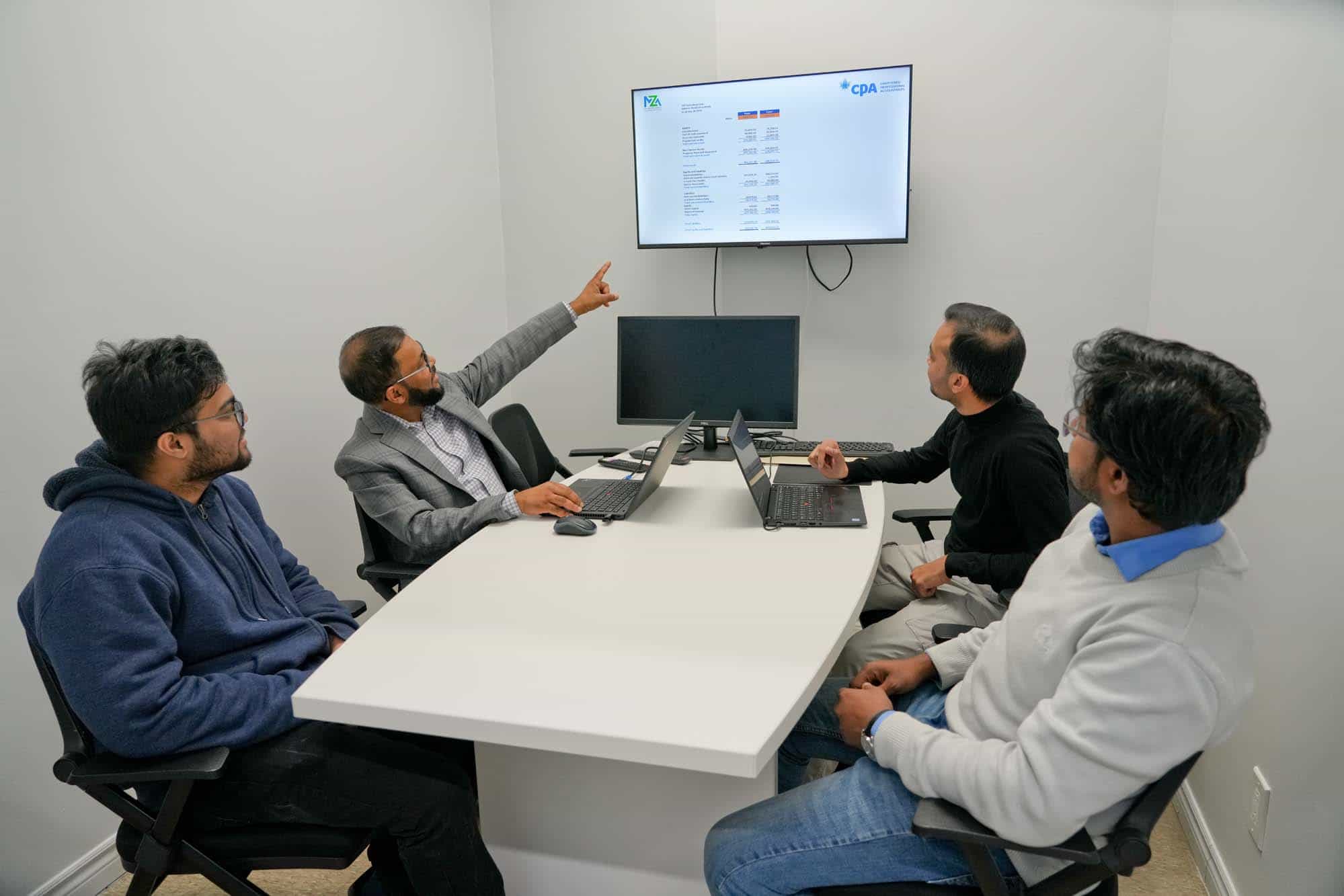 You are currently viewing Common Tax Filing Mistakes That Delay CRA Refunds